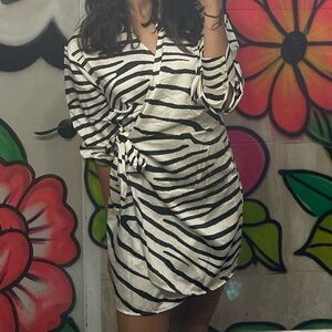 Size M H&M zebra print satin cross shirt dress